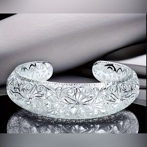 Elegant Silver Filigree Bracelet